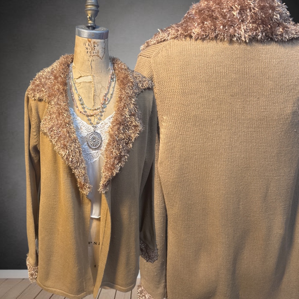 90s Salem Sporstwear Tan Cardigan with shaggy trim